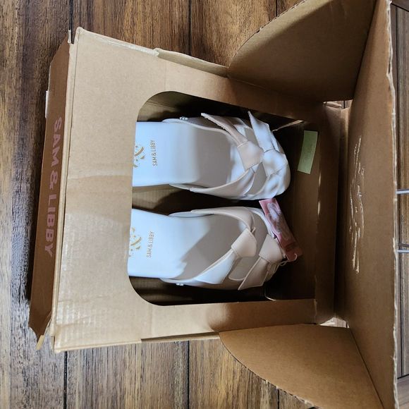 Sam & Libby Indie Double Bow Wht. Sandles 7 W/Box - Picture 6 of 8